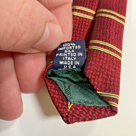 Tommy Hilfiger Men's Tie Italian Silk Striped Red Made in USA Preppy Crest Logo - Picture 7 of 7